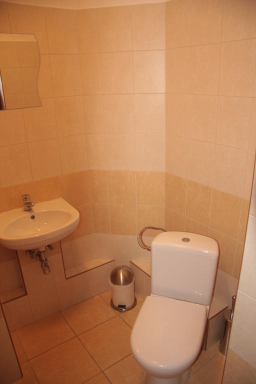بيدغوستيا Hostel24 Bed&Breakfast الغرفة الصورة
