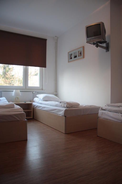 بيدغوستيا Hostel24 Bed&Breakfast الغرفة الصورة