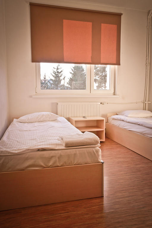 بيدغوستيا Hostel24 Bed&Breakfast الغرفة الصورة