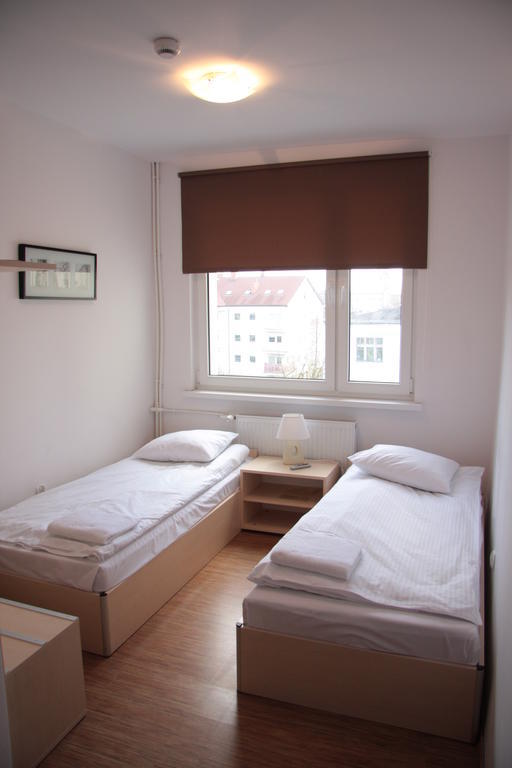 بيدغوستيا Hostel24 Bed&Breakfast الغرفة الصورة